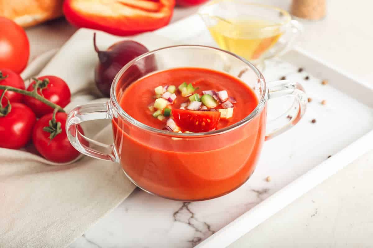 Gaspacho express tomate soupe délicieuse rafraîchissante et saine