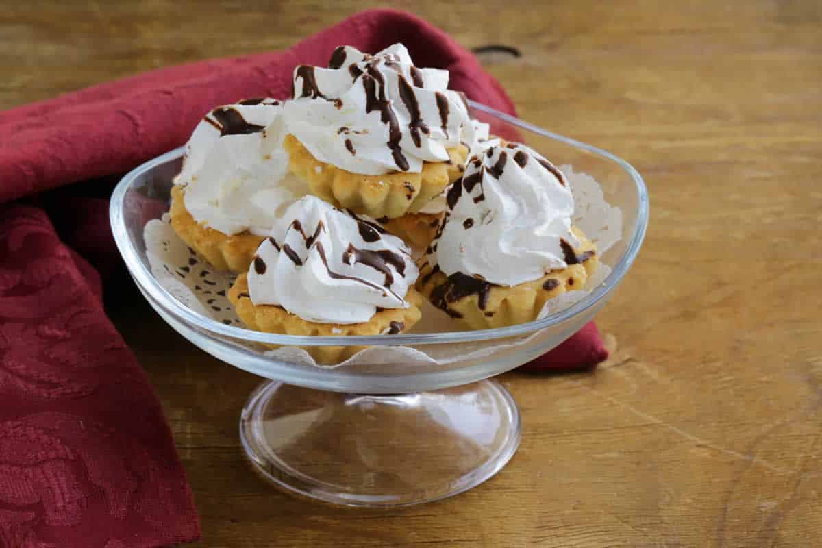Tarte à la crème fouettée et chocolat