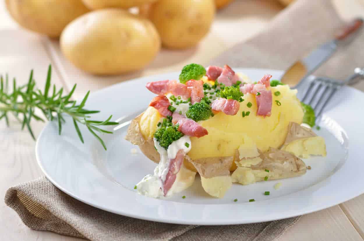 Pomme de terre farcie au brocoli et bacon