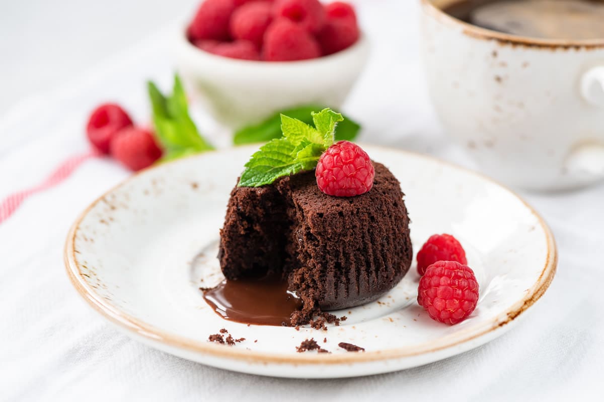 Fondant au chocolat avec un cœur coulant
