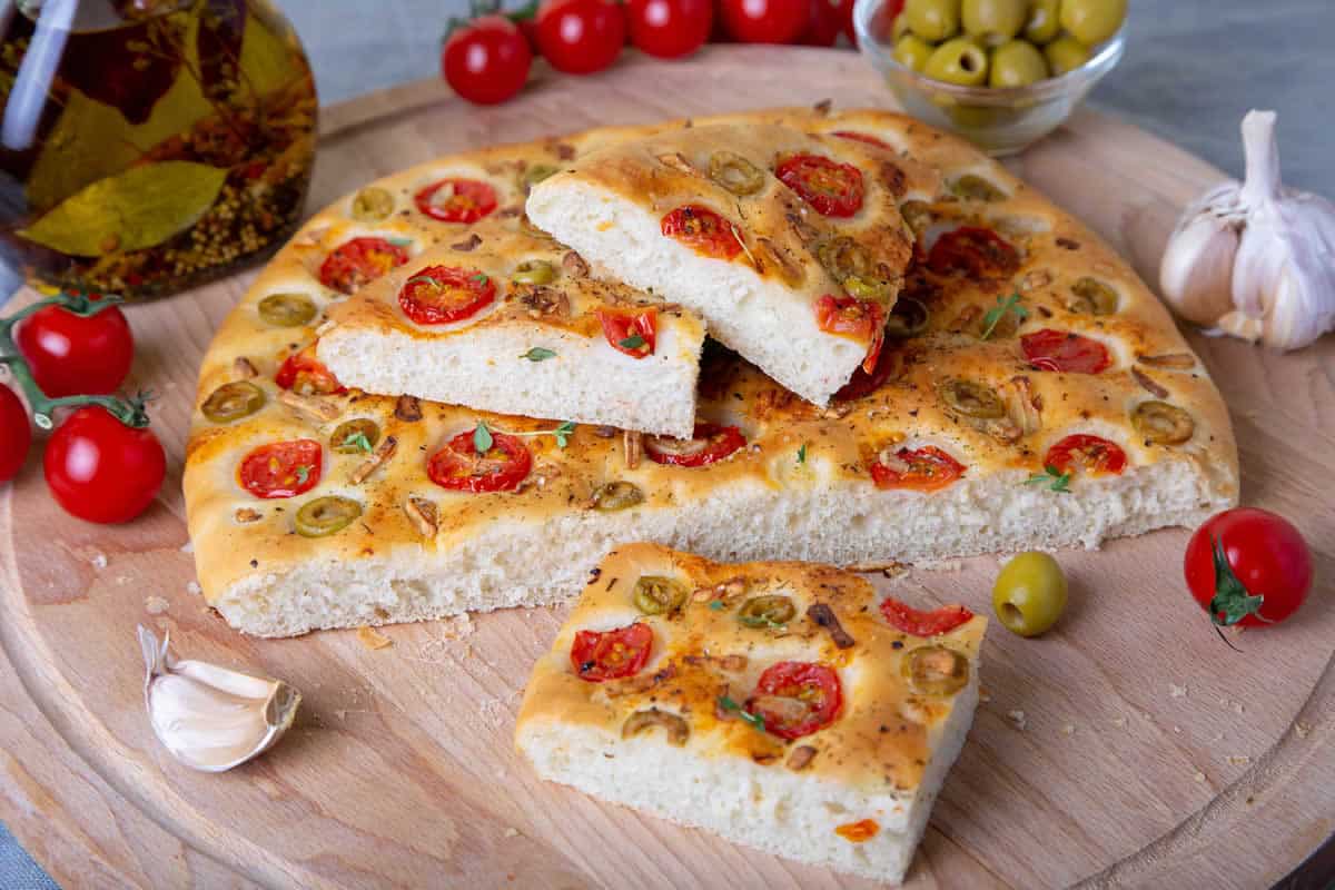 focaccia aux tomates cerises et olives