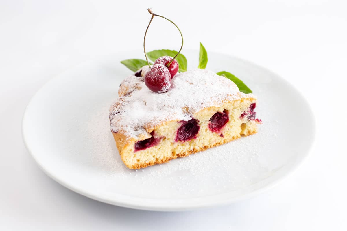 Cake moelleux et fondant aux cerises