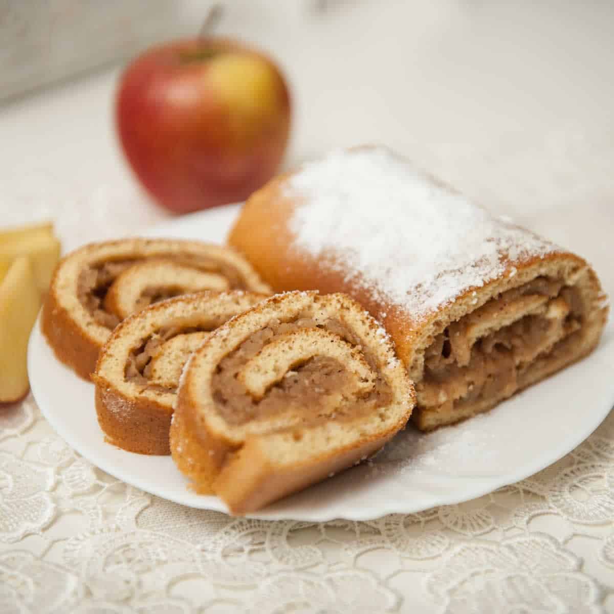 Gâteau roulé aux pommes