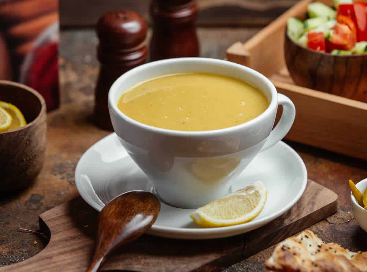 Soupe de lentilles de corail au lait de coco