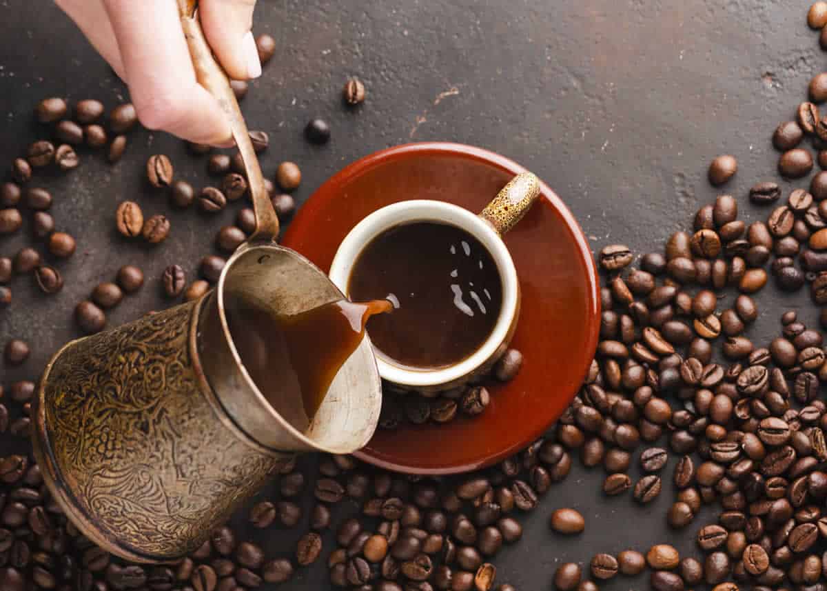 Astuces pour rester éveillé sans caféine