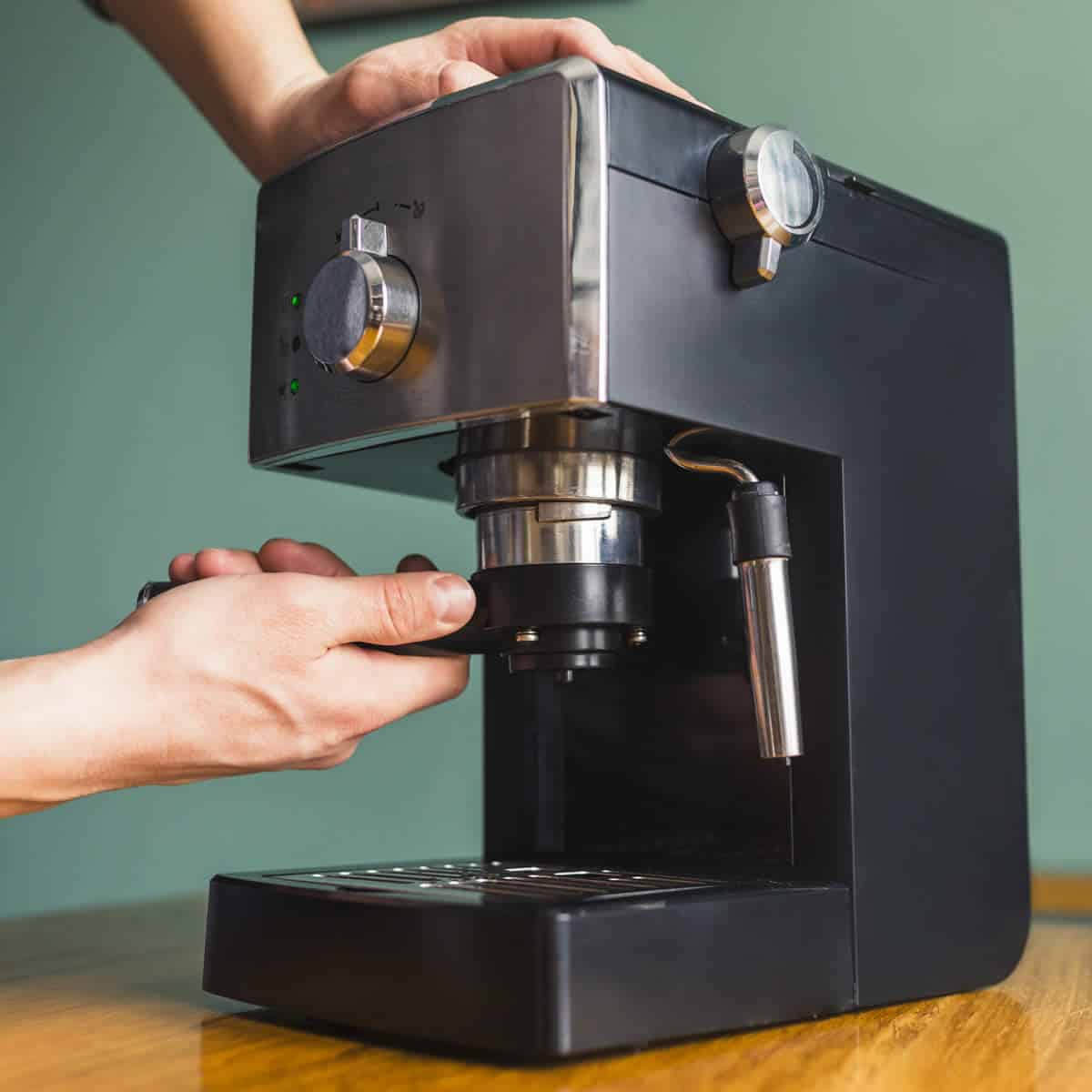 Comment détartrer la machine à café