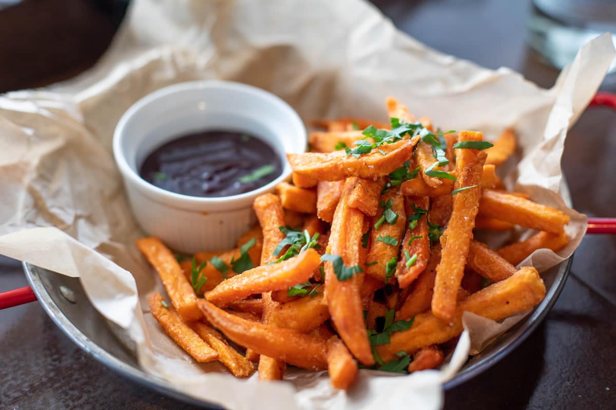 Comment faire des frites patate douce four croustillantes