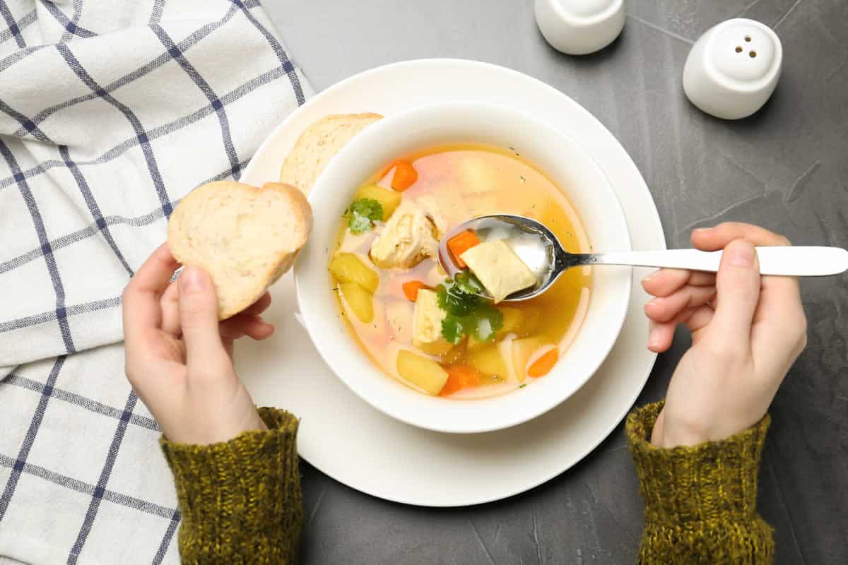 Comment faire le potage de poulet aux légumes