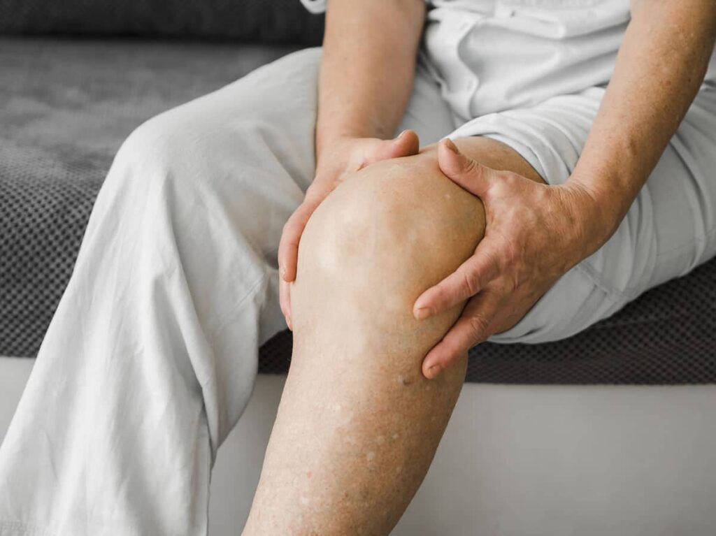 Comment soigner un mal de genou naturellement