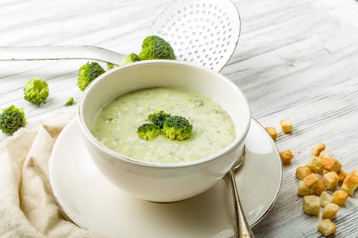 Velouté au brocoli et à la pomme de terre