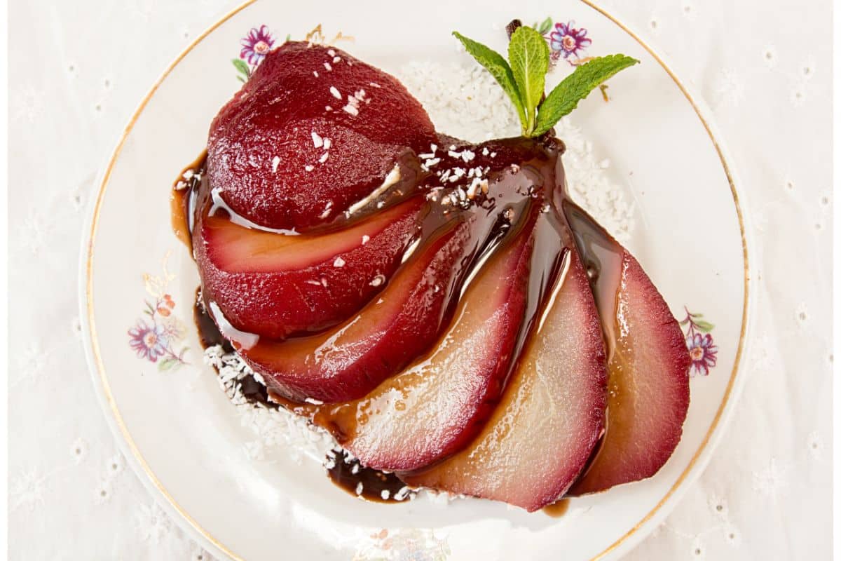 Poires Pochées au Vin