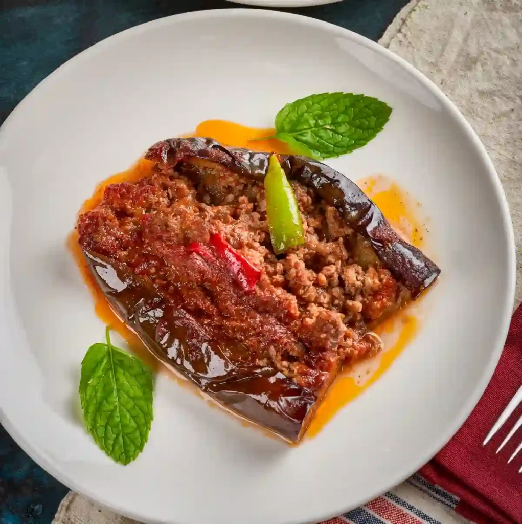 Aubergine farcie à la viande hachée et au riz