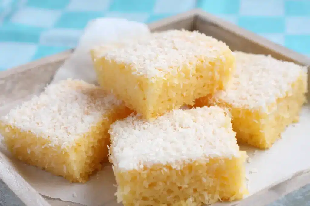 Gâteau à la semoule et à la noix de coco