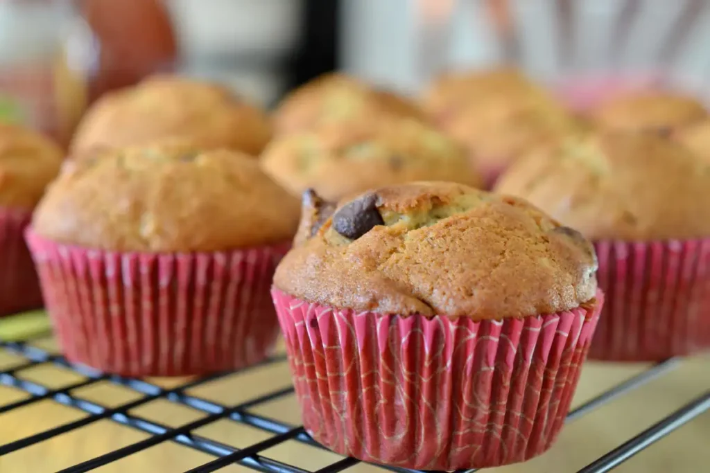 Muffins moelleux à la banane et chocolat