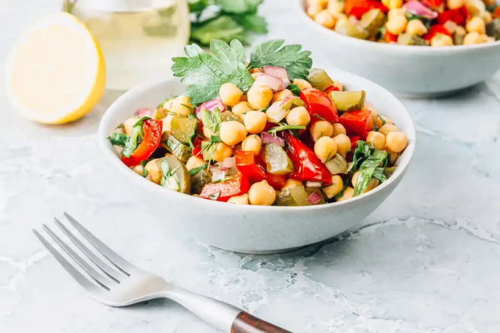 Salade de pois chiches et de légumes