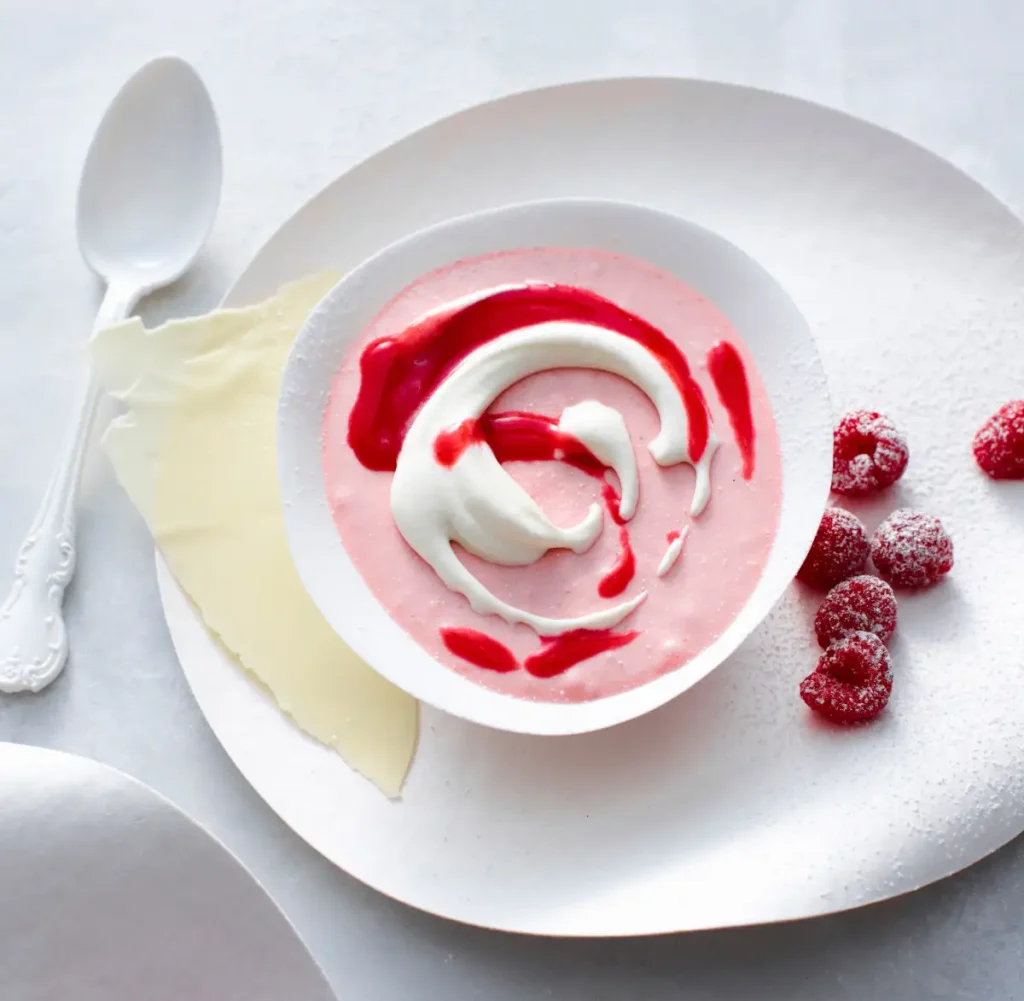 Mousse au chocolat blanc aux framboises