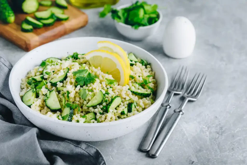 Salade de couscous au concombre citronné